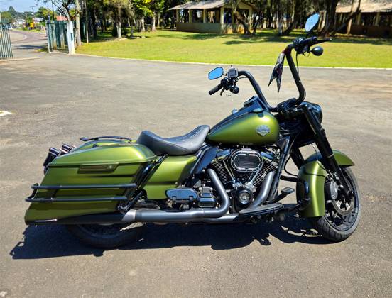 HARLEY-DAVIDSON ROAD KING SPECIAL 